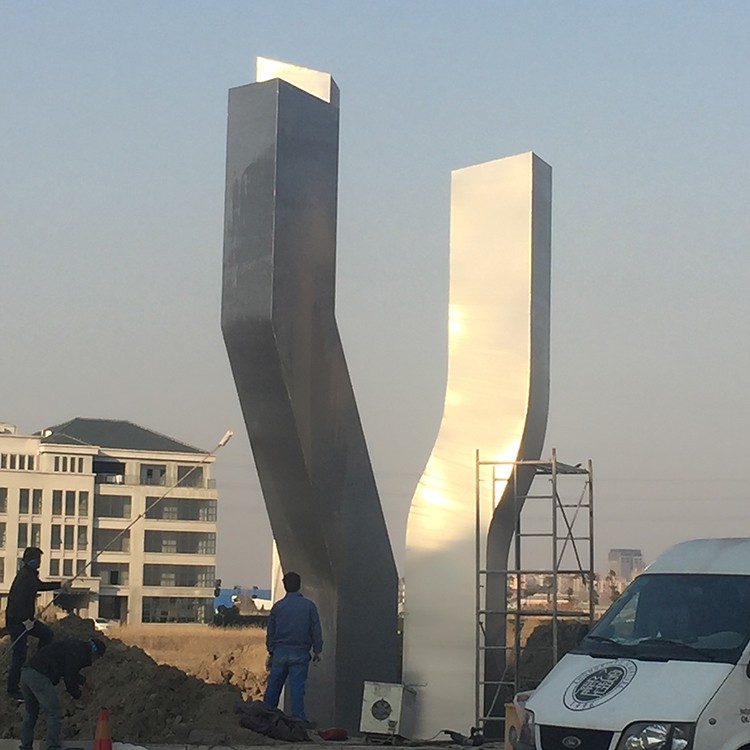 怎么有效防止玻璃鋼雕塑老化褪色？