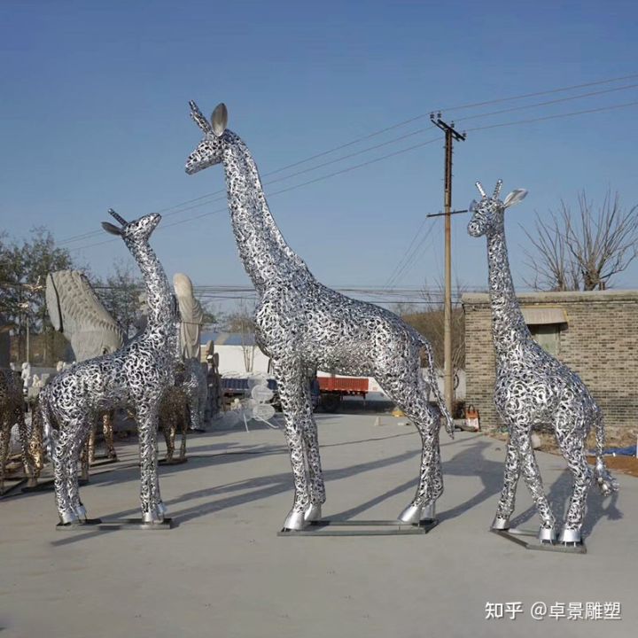 合適的雕塑材料是制作雕塑的關(guān)鍵！