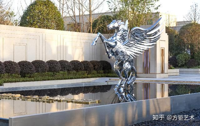 如何判斷玻璃鋼雕塑是否適應(yīng)戶外環(huán)境？